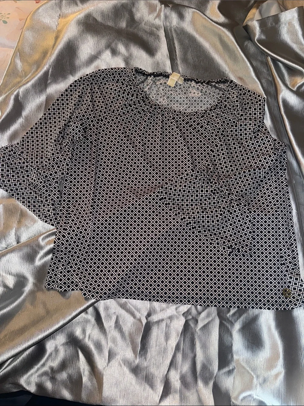 Michael Kors Women's Black & White Geometric stretch collar Long-Sleeve Top